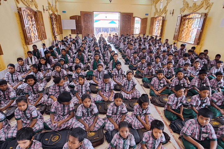 Sarada Nivedita Shishu Niketan students